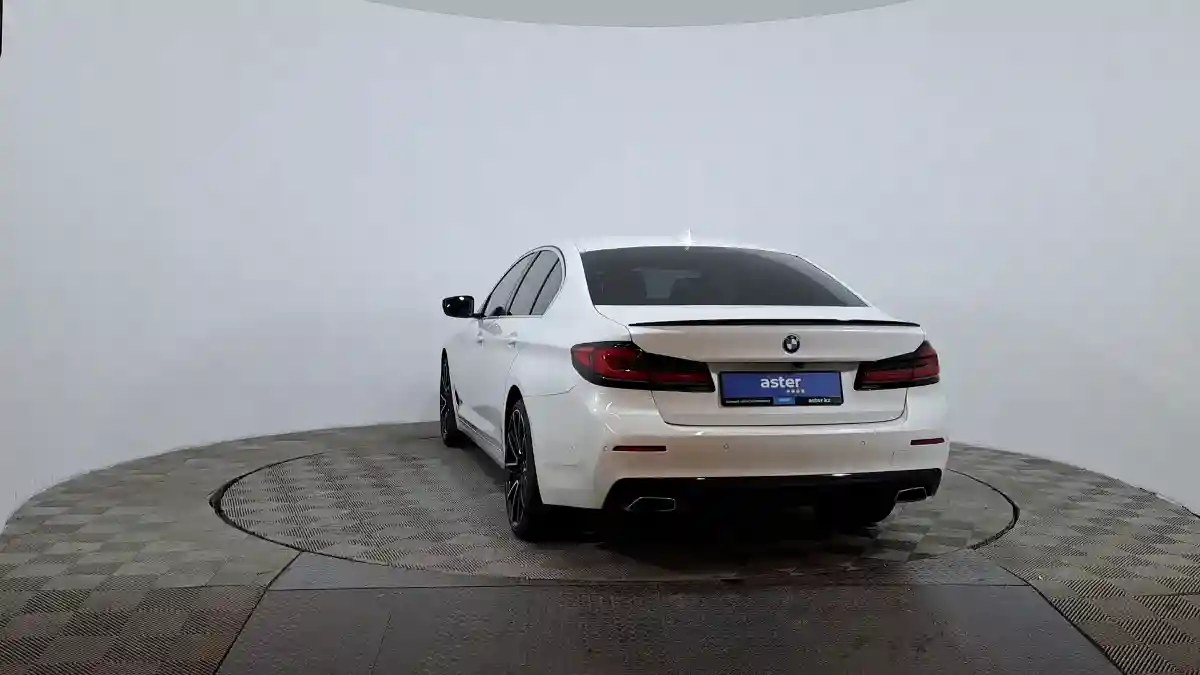BMW 5 серии 2021 года за 22 590 000 тг. в Астана