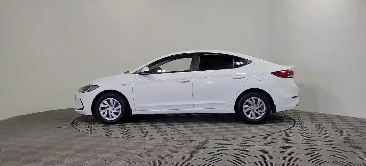 Hyundai Elantra 2017 года за 5 990 000 тг. в Караганда