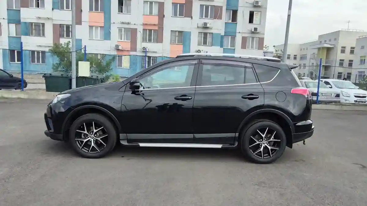 Toyota RAV4 2019 года за 11 400 000 тг. в Алматы