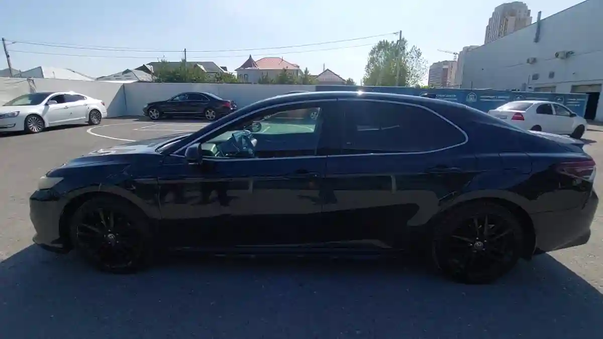 Toyota Camry 2020 года за 12 690 000 тг. в Шымкент