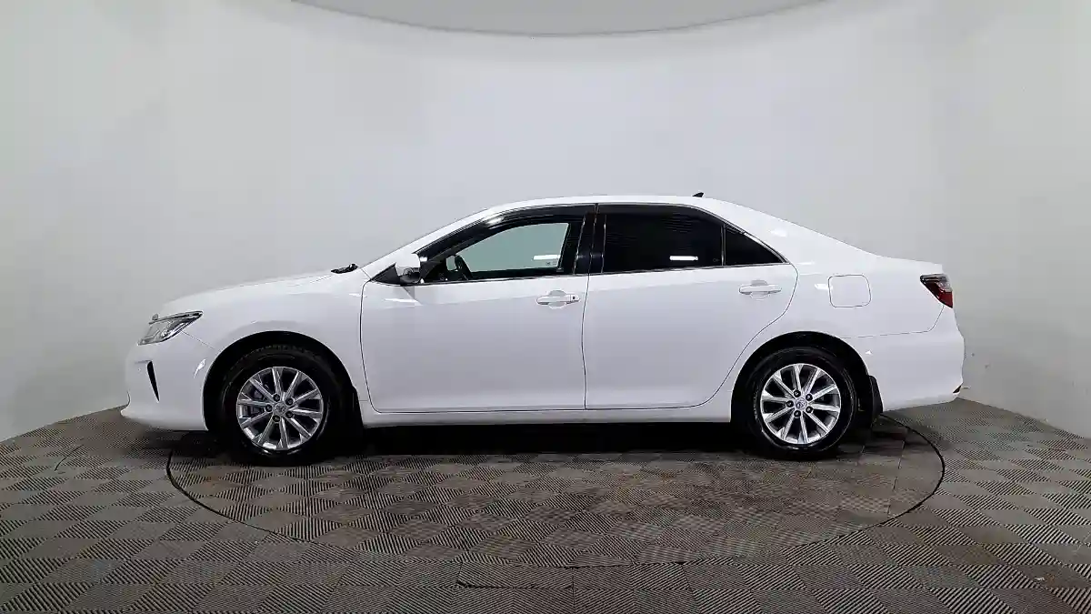 Toyota Camry 2015 года за 9 790 000 тг. в Астана
