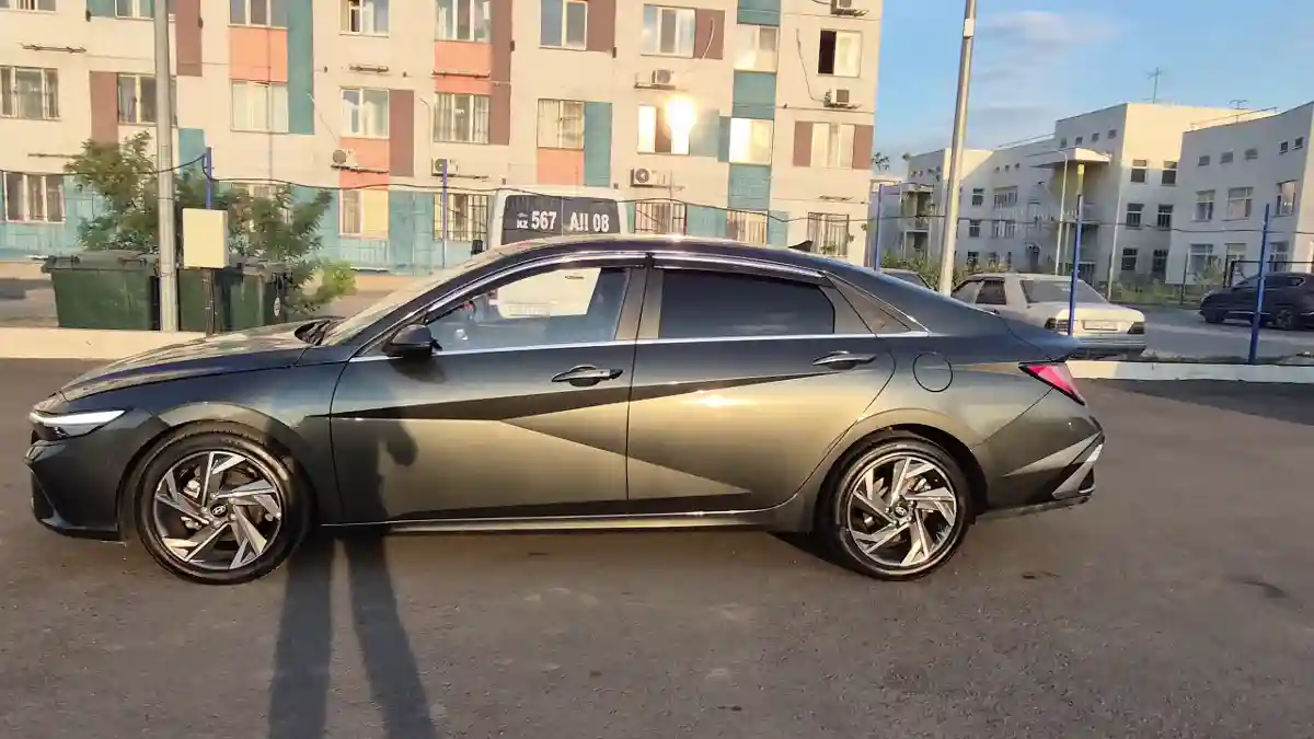 Hyundai Elantra 2023 года за 7 990 000 тг. в Алматы