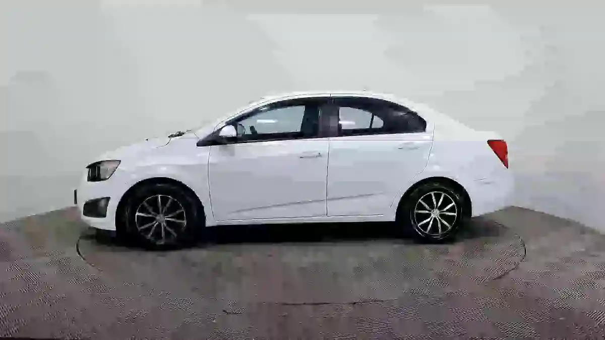 Chevrolet Aveo 2014 года за 2 390 000 тг. в Астана
