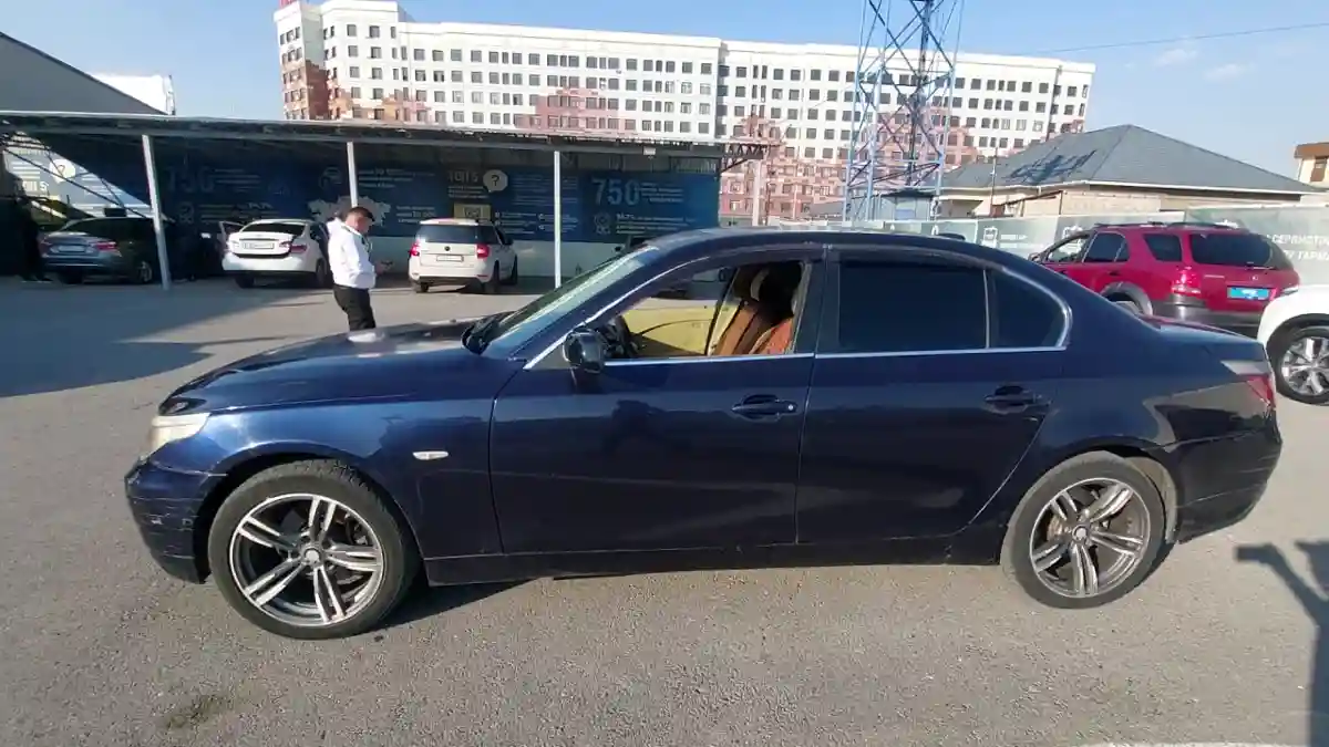 BMW 5 серии 2004 года за 2 990 000 тг. в Шымкент