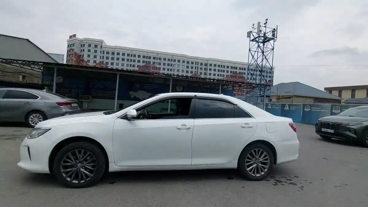 Toyota Camry 2014 года за 9 290 000 тг. в Шымкент