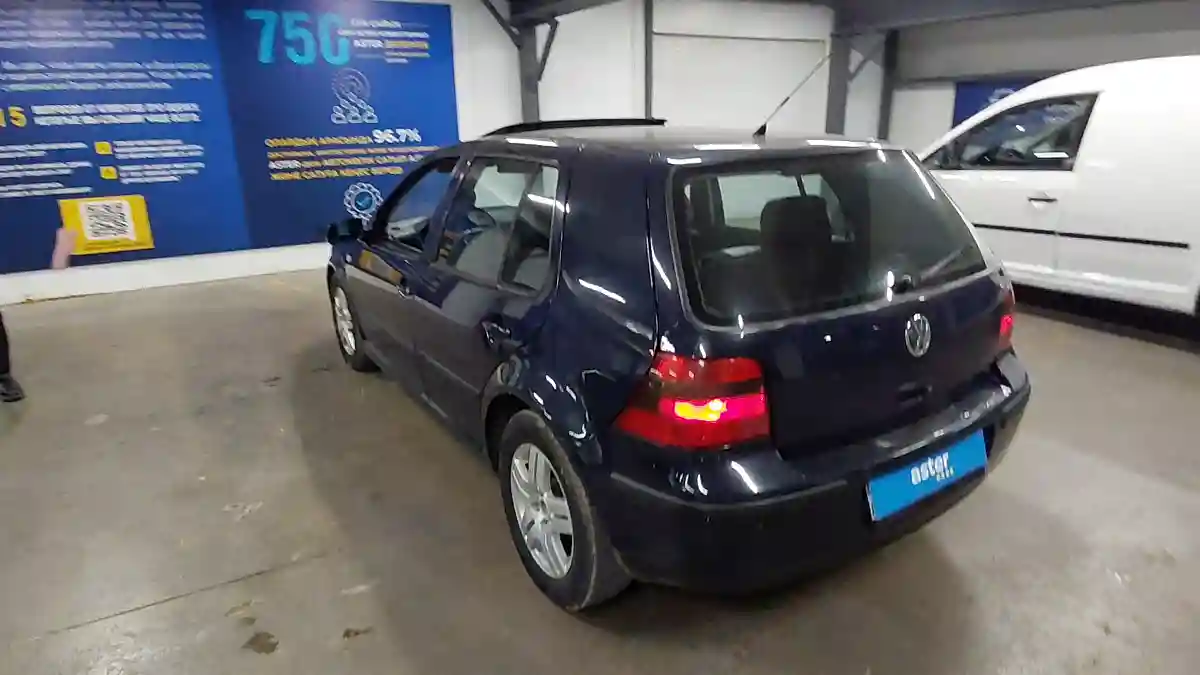 Volkswagen Golf 2001 года за 1 890 000 тг. в Астана
