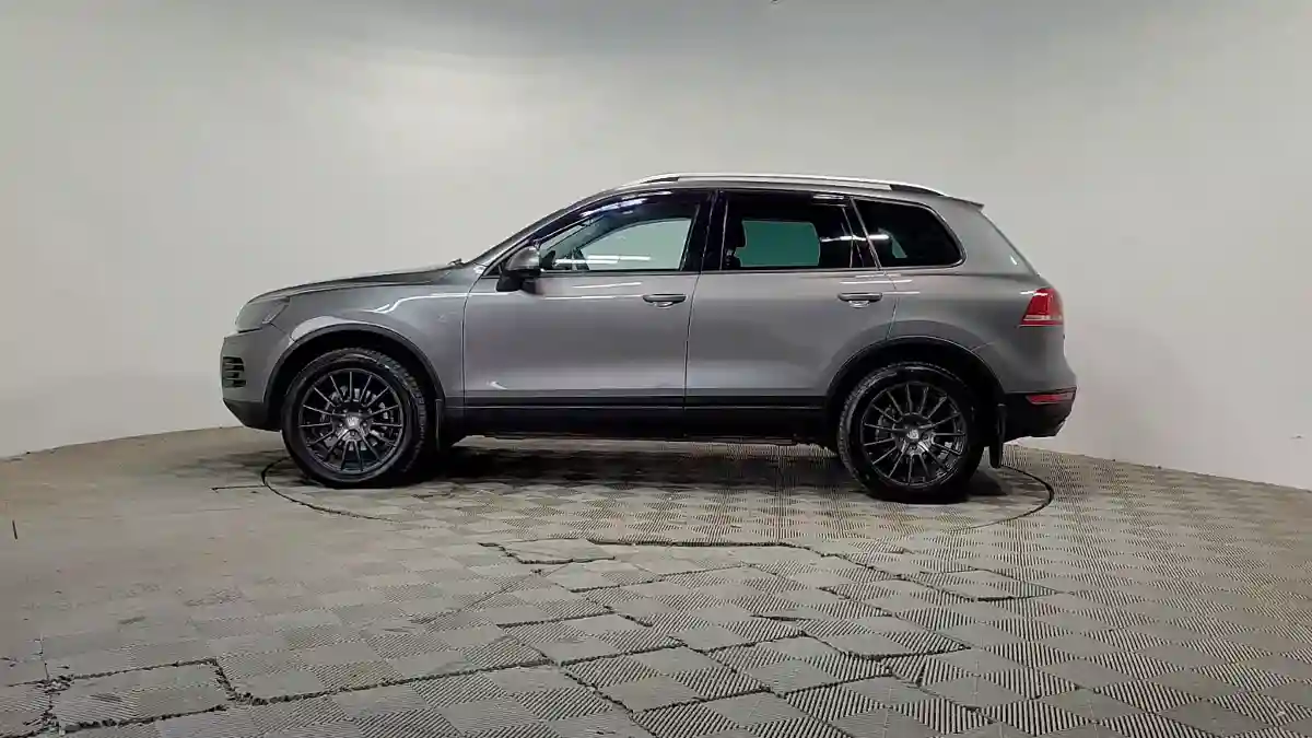 Volkswagen Touareg 2010 года за 7 500 000 тг. в Алматы