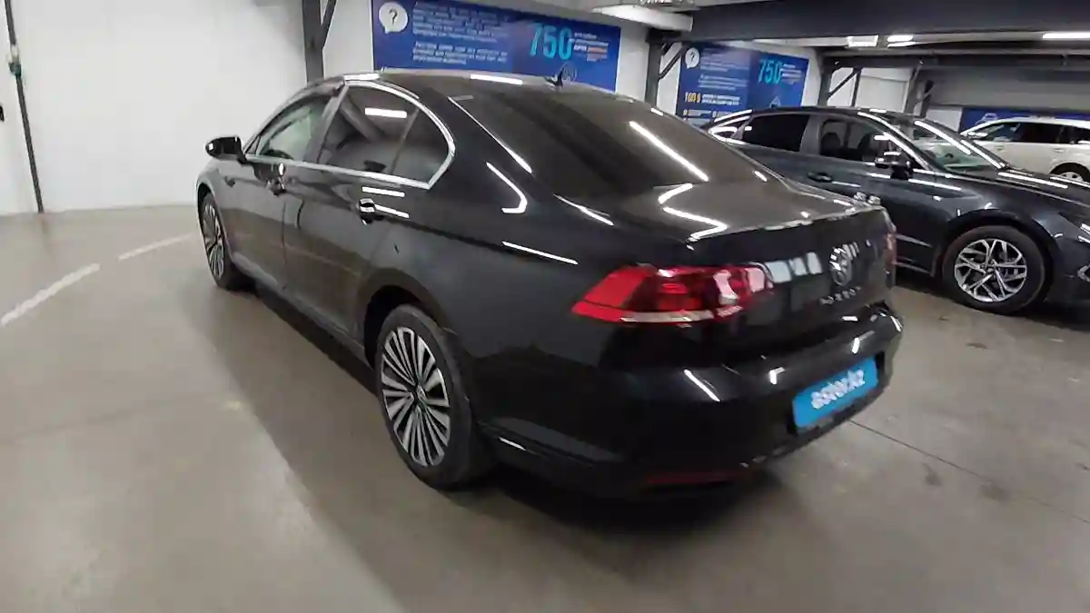 Volkswagen Passat 2022 года за 10 550 000 тг. в Астана