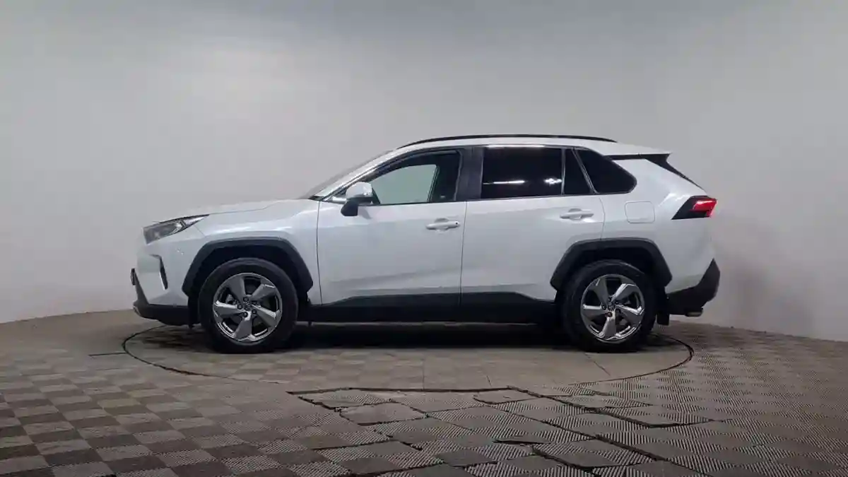 Toyota RAV4 2021 года за 14 600 000 тг. в Алматы