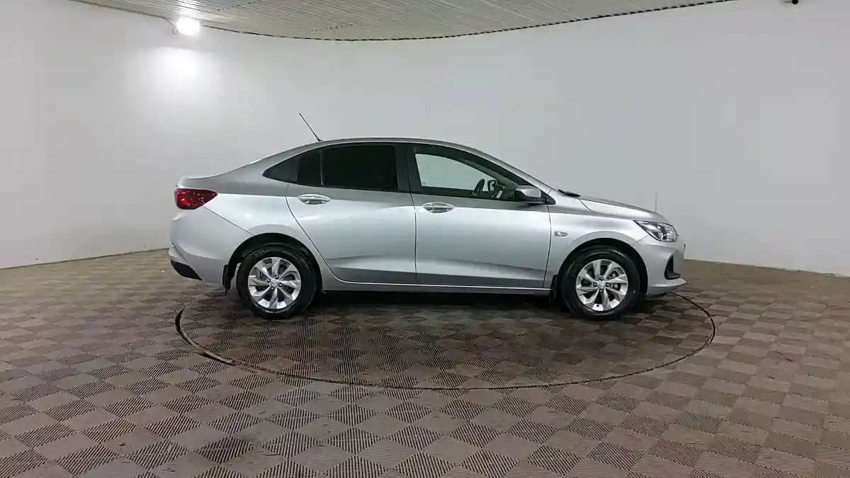 Chevrolet Onix 2024 года за 5 490 000 тг. в Шымкент