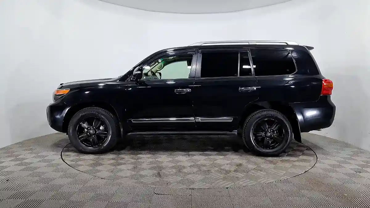 Toyota Land Cruiser 2014 года за 21 590 000 тг. в Астана