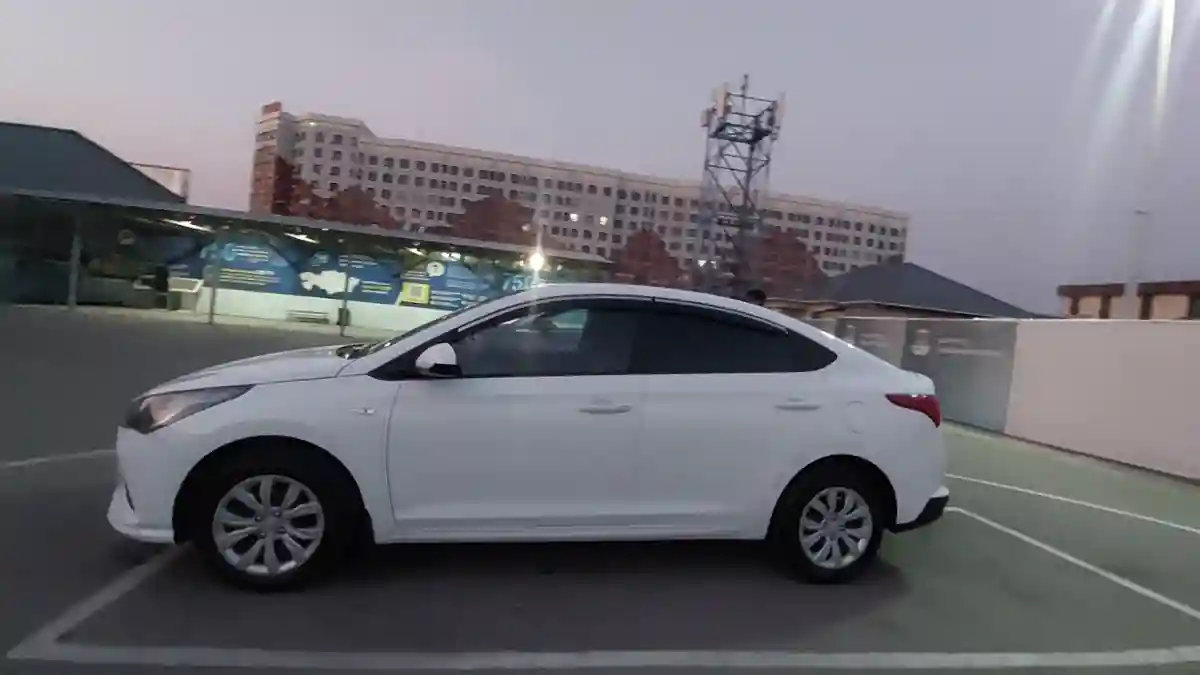 Hyundai Accent 2021 года за 6 390 000 тг. в Шымкент