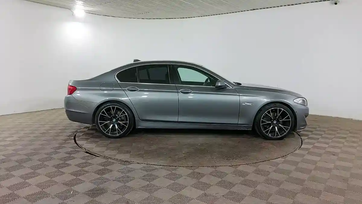 BMW 5 серии 2013 года за 9 990 000 тг. в Шымкент