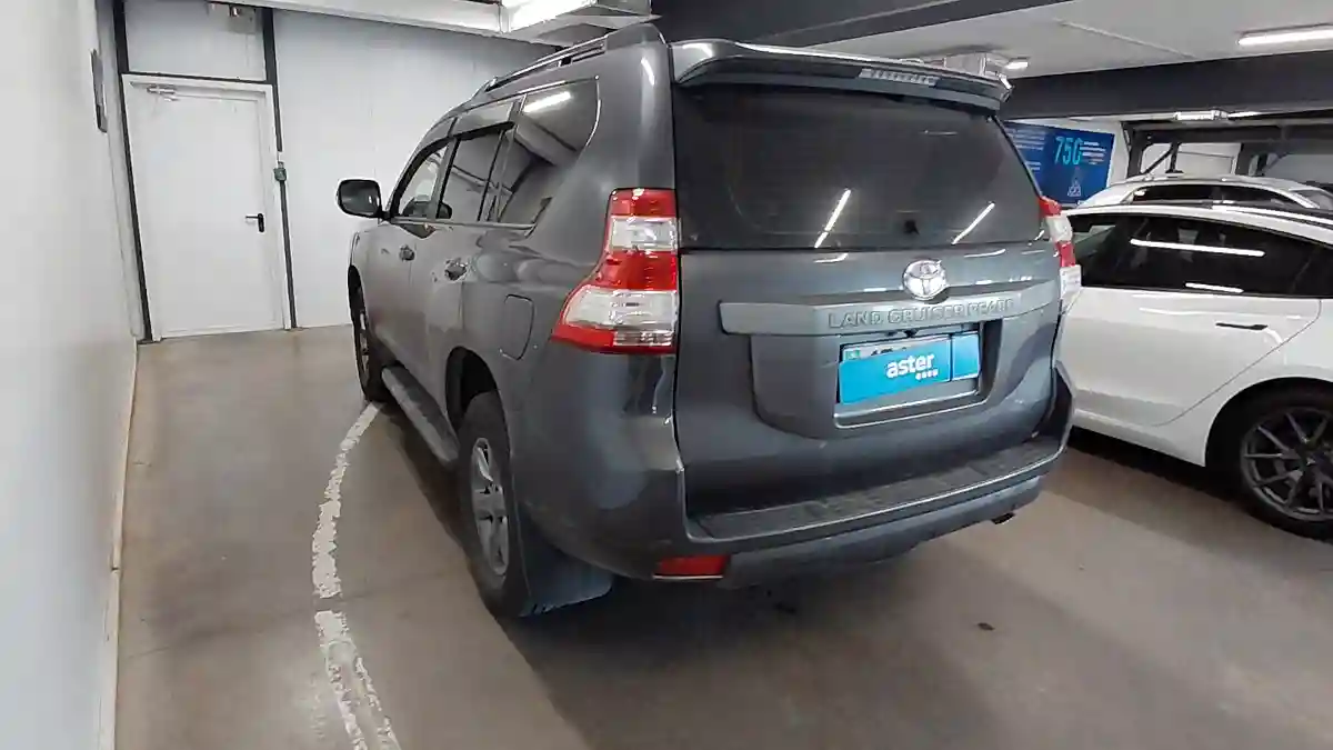 Toyota Land Cruiser Prado 2014 года за 16 990 000 тг. в Астана