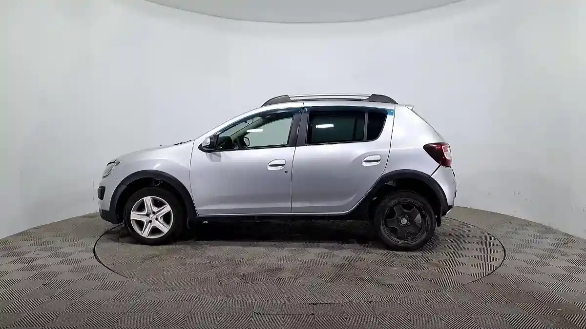 Renault Sandero 2016 года за 2 890 000 тг. в Астана