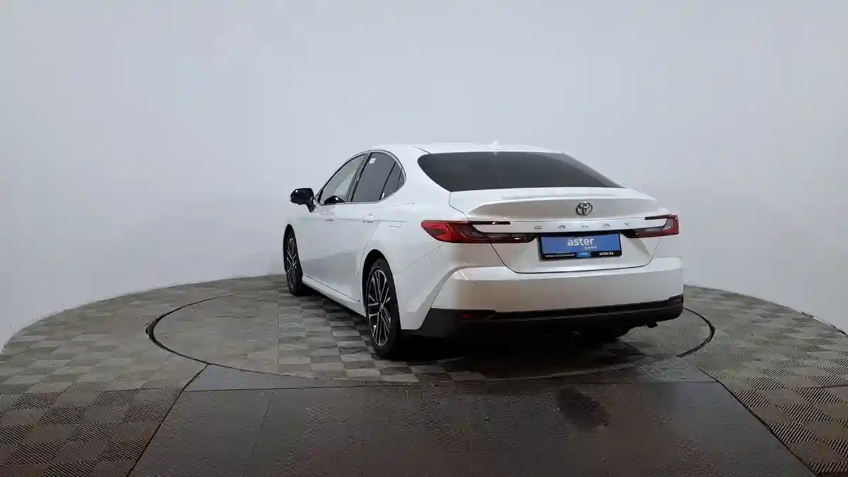 Toyota Camry 2025 года за 20 530 000 тг. в Астана