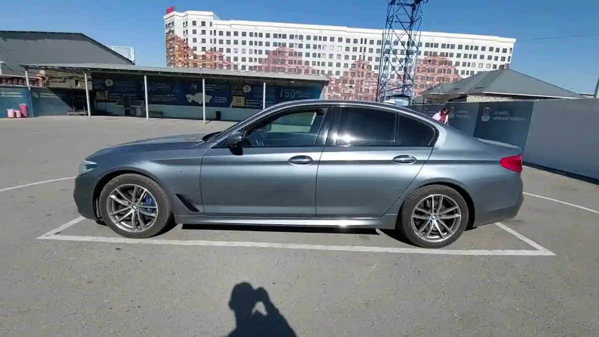 BMW 5 серии 2017 года за 15 190 000 тг. в Шымкент