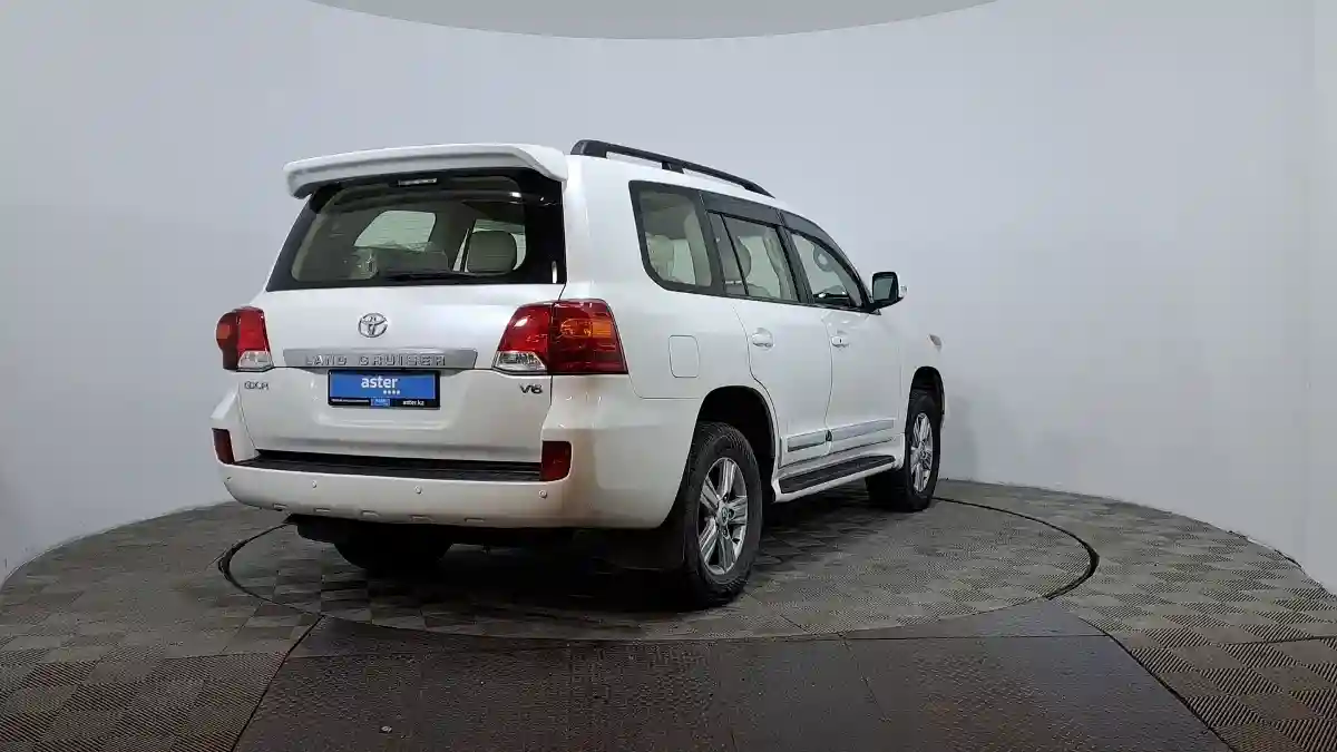 Toyota Land Cruiser 2012 года за 22 050 000 тг. в Астана