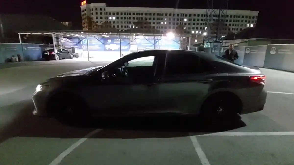 Toyota Camry 2021 года за 11 000 000 тг. в Шымкент