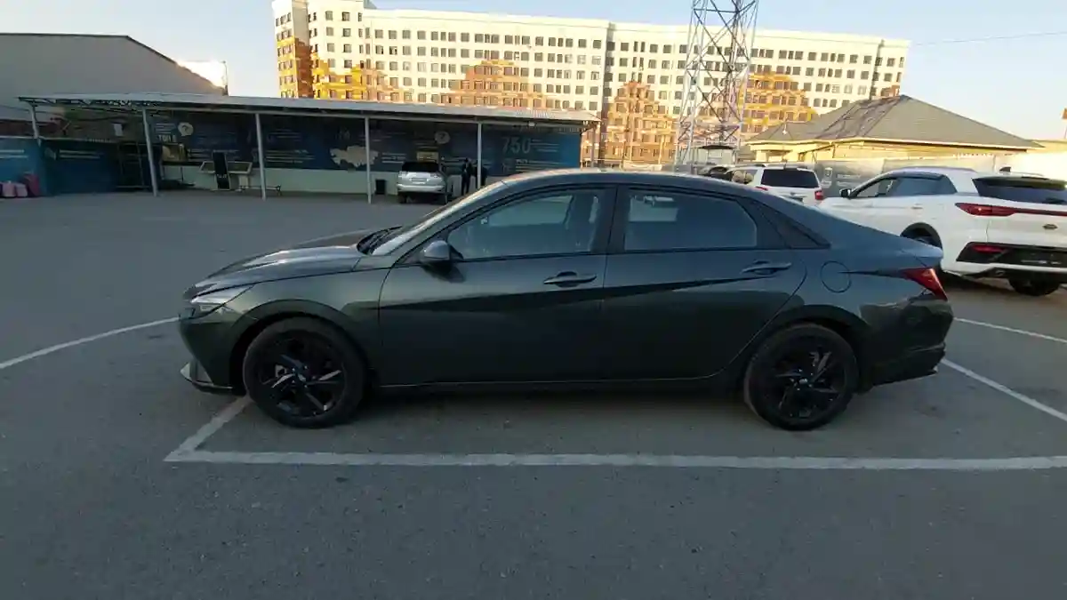 Hyundai Elantra 2022 года за 8 890 000 тг. в Шымкент