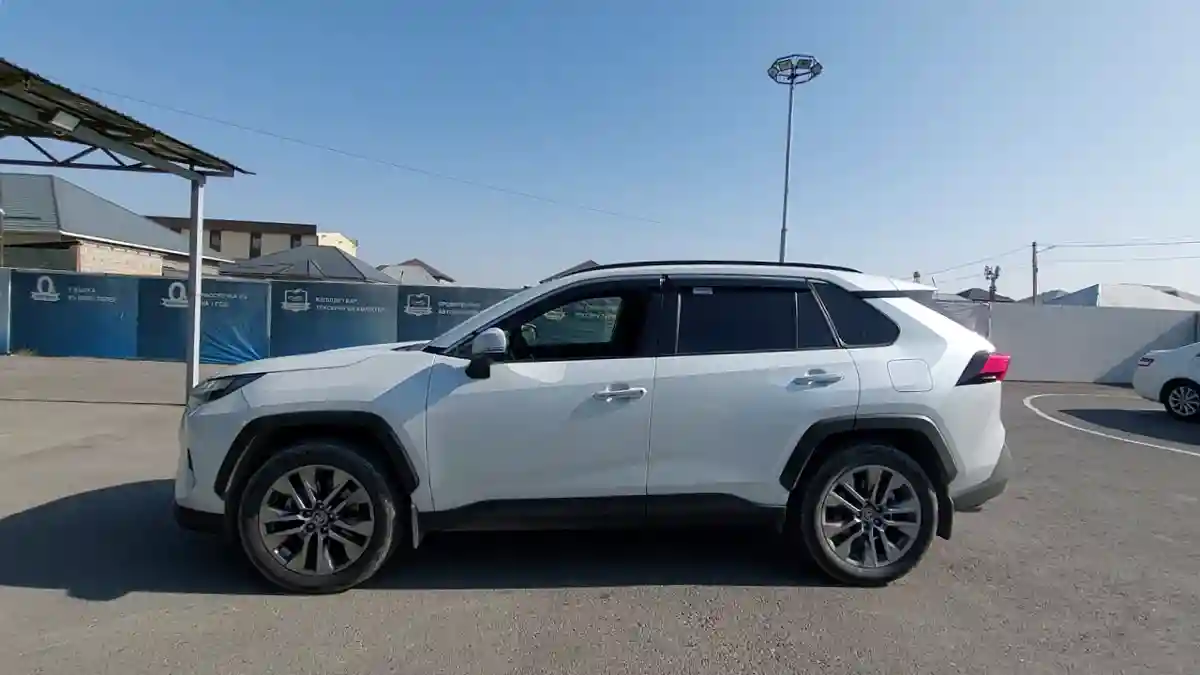 Toyota RAV4 2025 года за 18 990 000 тг. в Шымкент