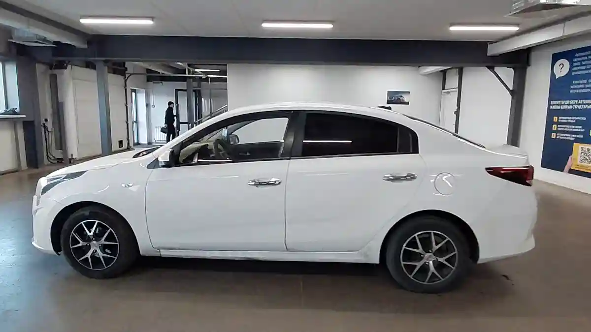 Kia Rio 2021 года за 6 550 000 тг. в Астана