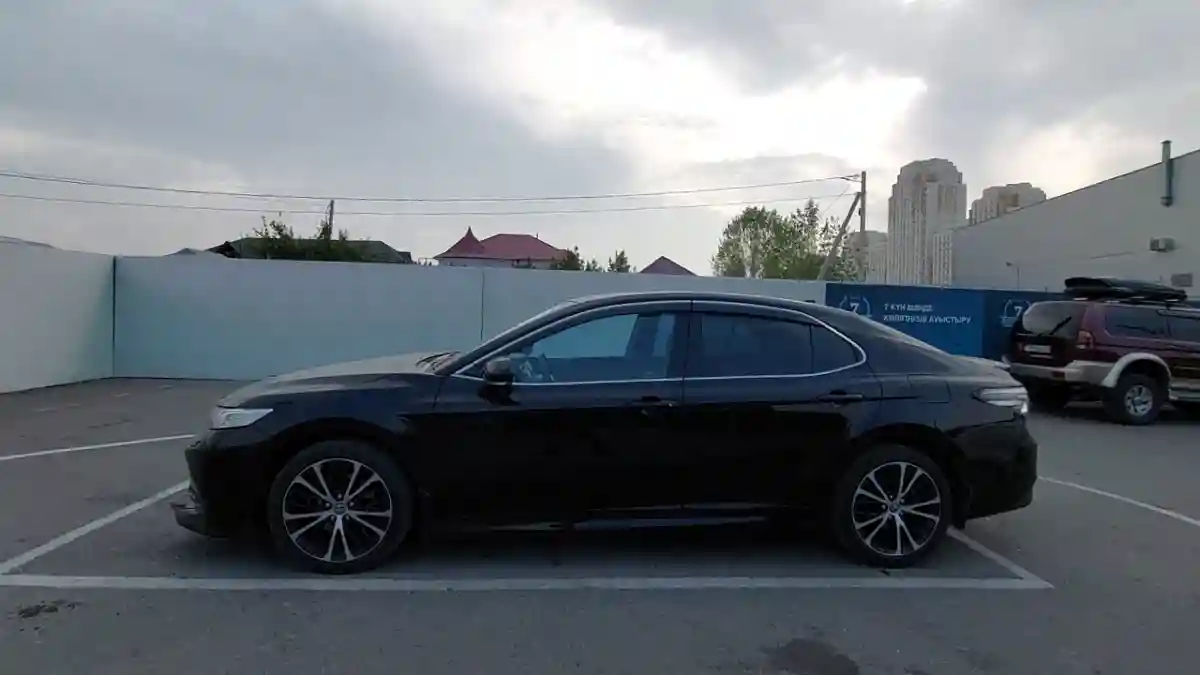 Toyota Camry 2020 года за 13 490 000 тг. в Шымкент