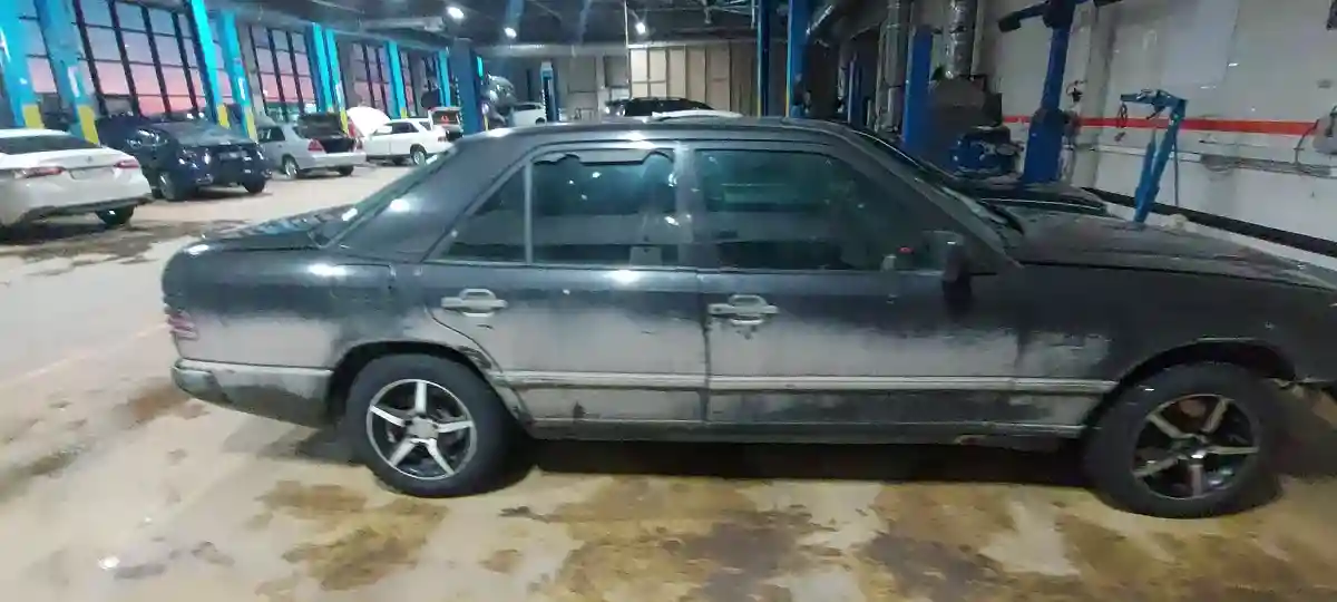 Mercedes-Benz W124 1988 года за 700 000 тг. в Караганда