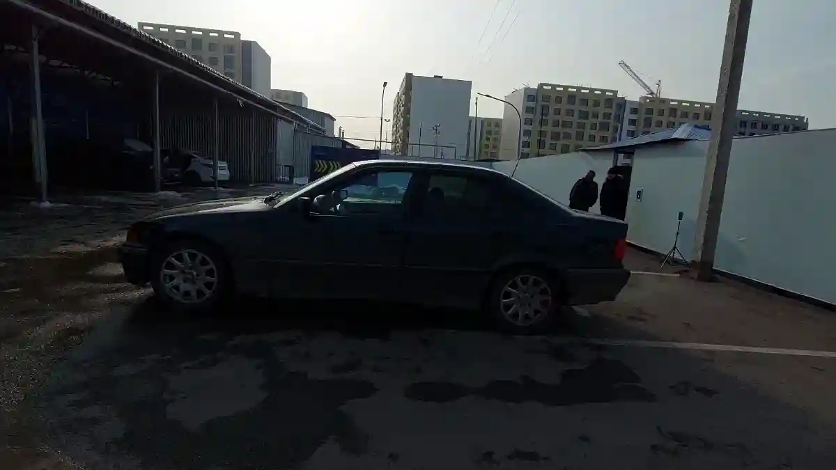 BMW 3 серии 1994 года за 2 500 000 тг. в Алматы