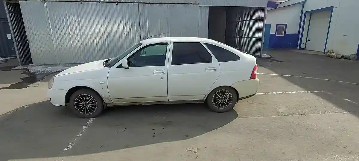 LADA (ВАЗ) Priora 2013 года за 2 000 000 тг. в Атырау