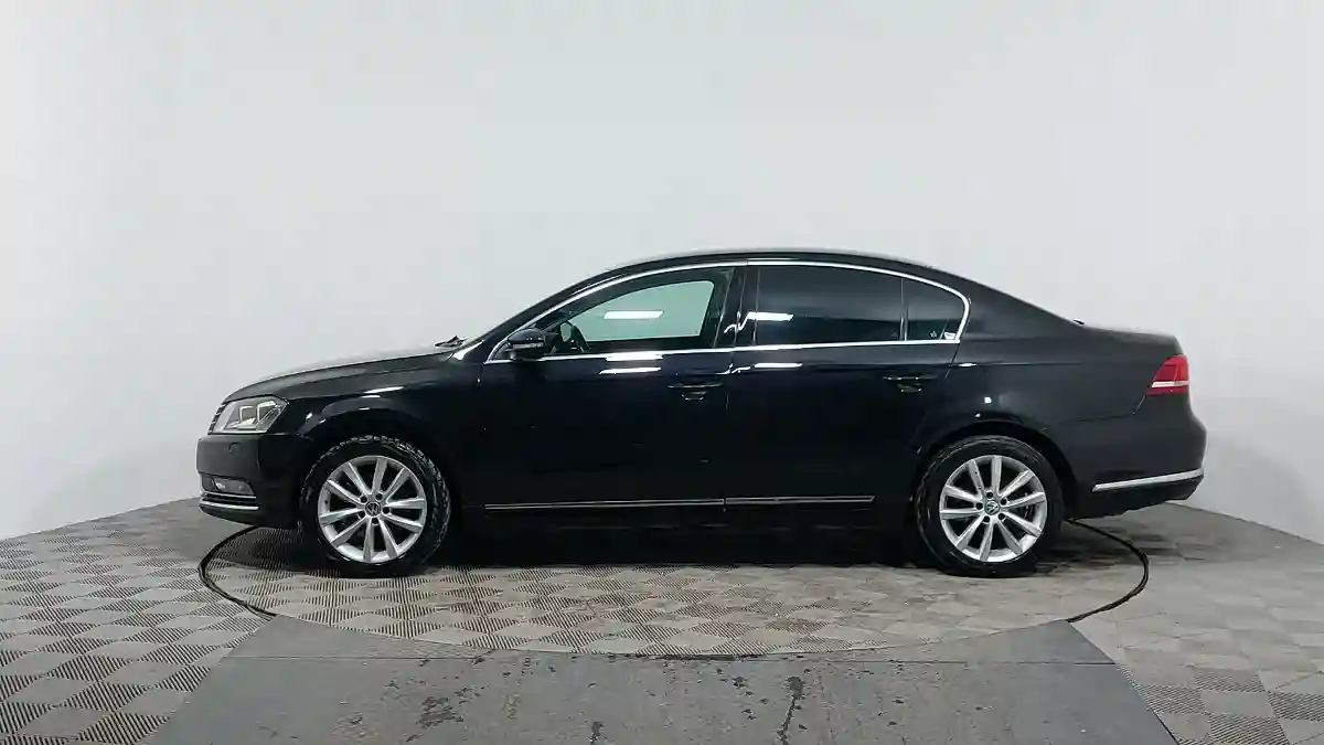 Volkswagen Passat 2011 года за 7 500 000 тг. в Астана