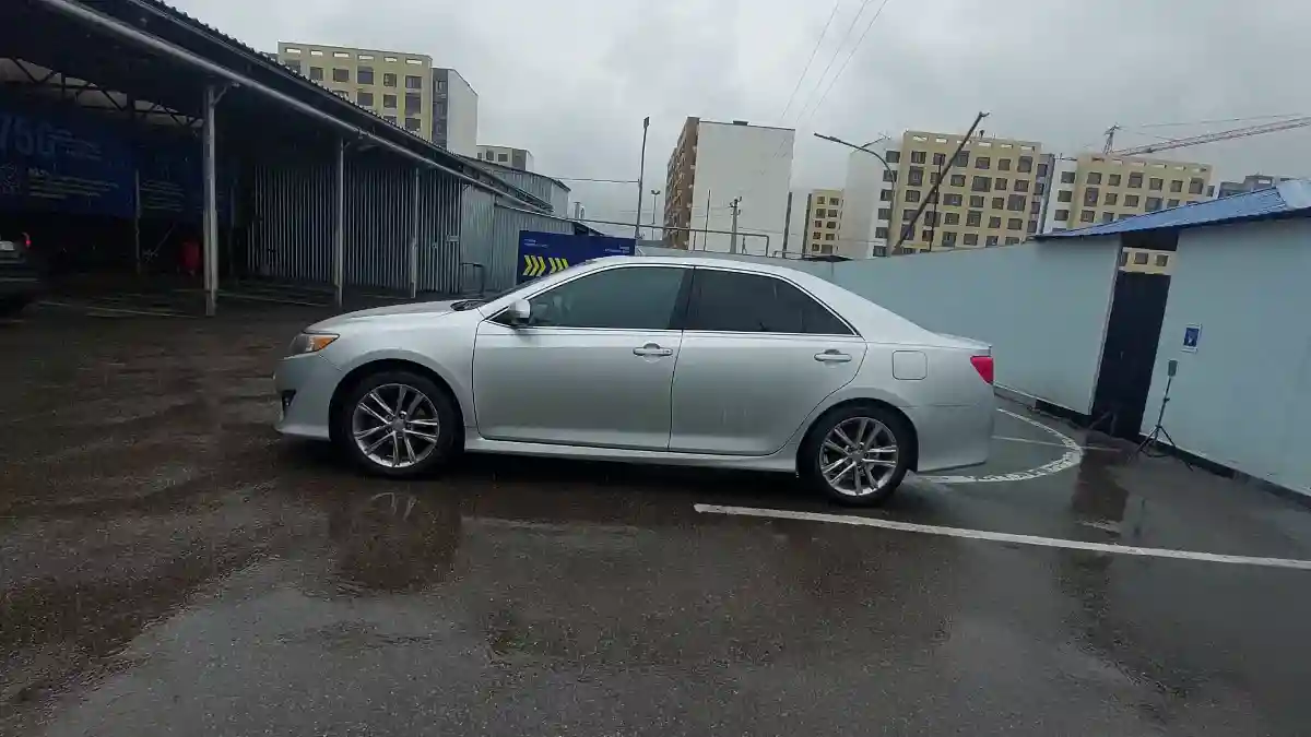 Toyota Camry 2014 года за 9 300 000 тг. в Алматы