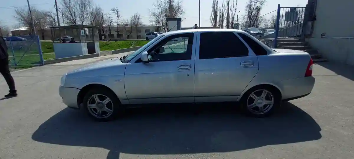 LADA (ВАЗ) Priora 2011 года за 2 700 000 тг. в Тараз