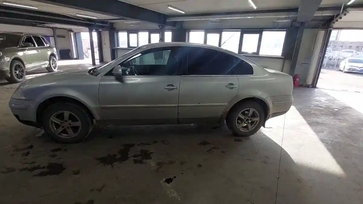 Volkswagen Passat 2005 года за 2 800 000 тг. в Астана