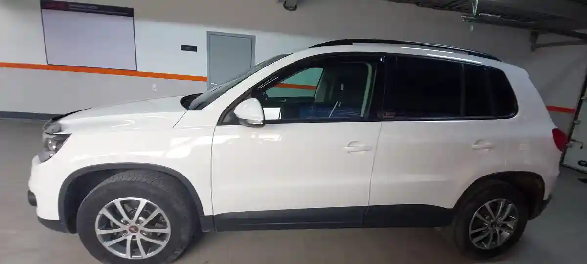 Volkswagen Tiguan 2013 года за 7 000 000 тг. в Уральск