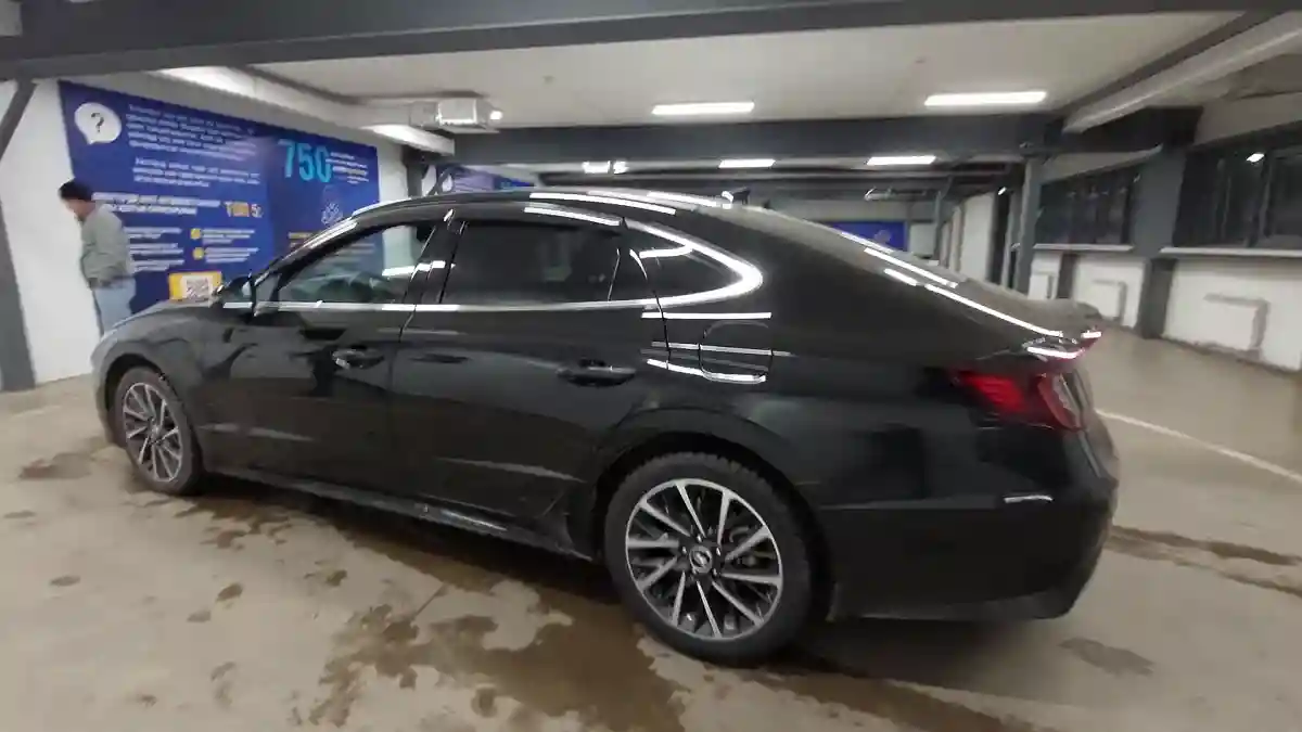 Hyundai Sonata 2021 года за 13 000 000 тг. в Астана