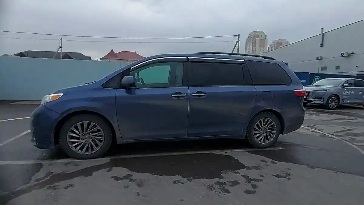 Toyota Sienna 2015 года за 14 200 000 тг. в Шымкент