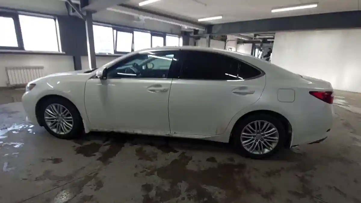 Lexus ES 2014 года за 12 300 000 тг. в Астана