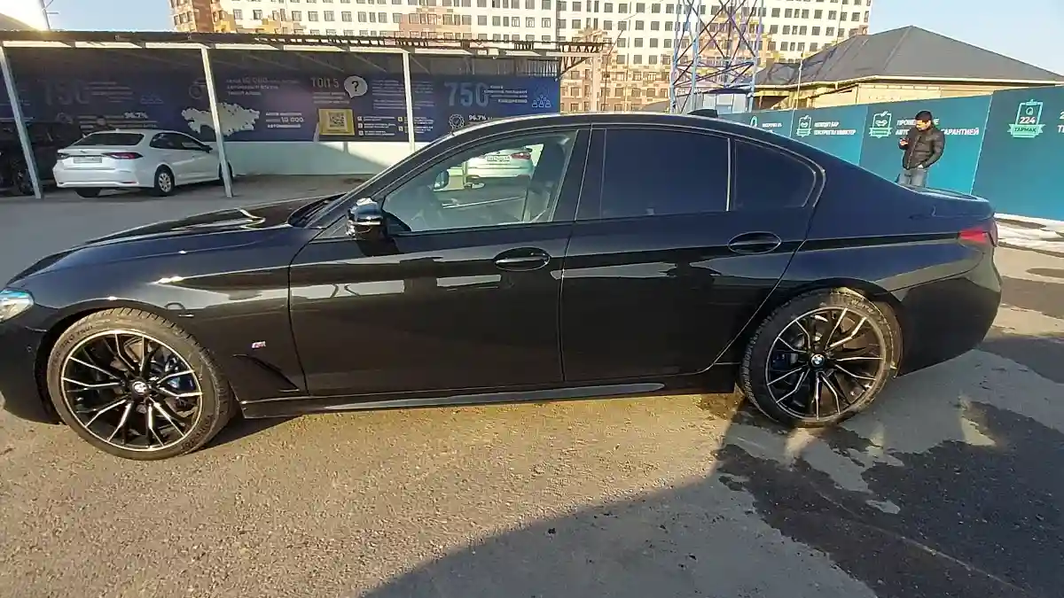 BMW 5 серии 2021 года за 28 500 000 тг. в Шымкент