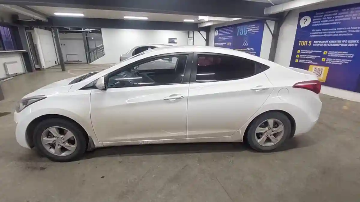Hyundai Elantra 2015 года за 6 000 000 тг. в Астана