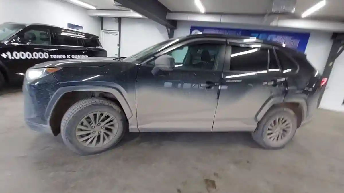 Toyota RAV4 2020 года за 11 500 000 тг. в Астана