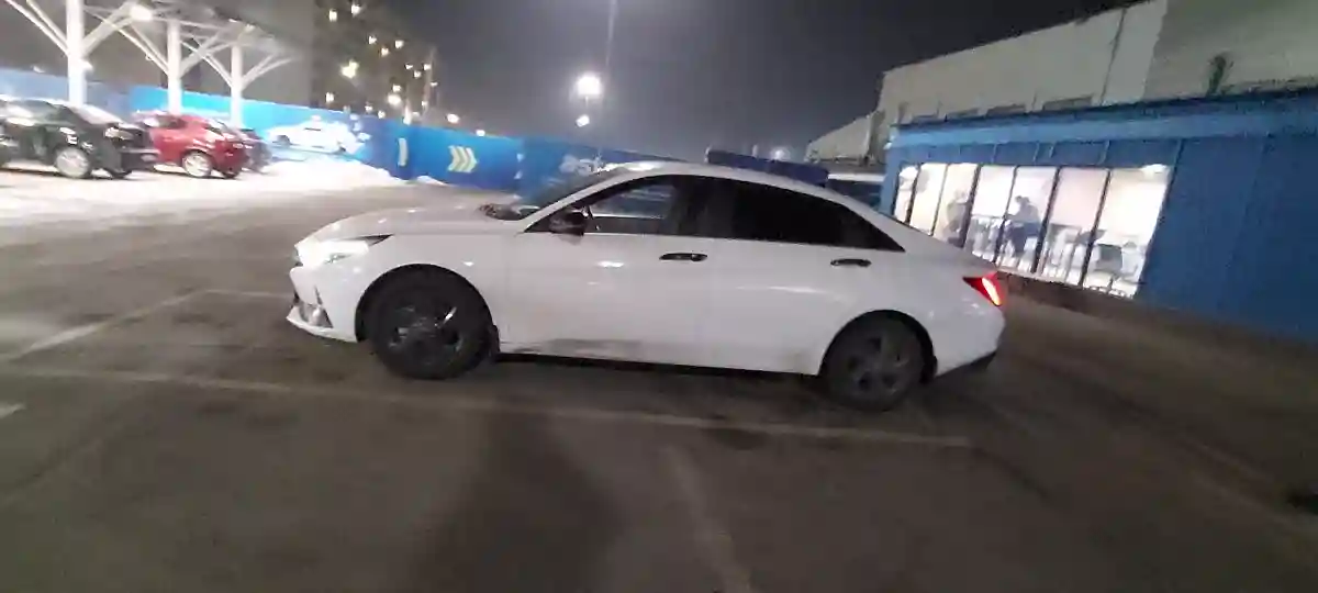 Hyundai Elantra 2023 года за 10 600 000 тг. в Алматы