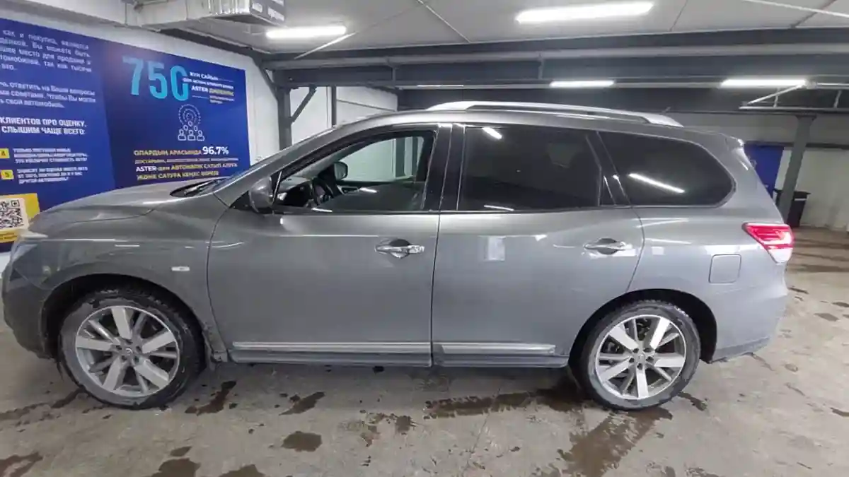 Nissan Pathfinder 2014 года за 9 000 000 тг. в Астана