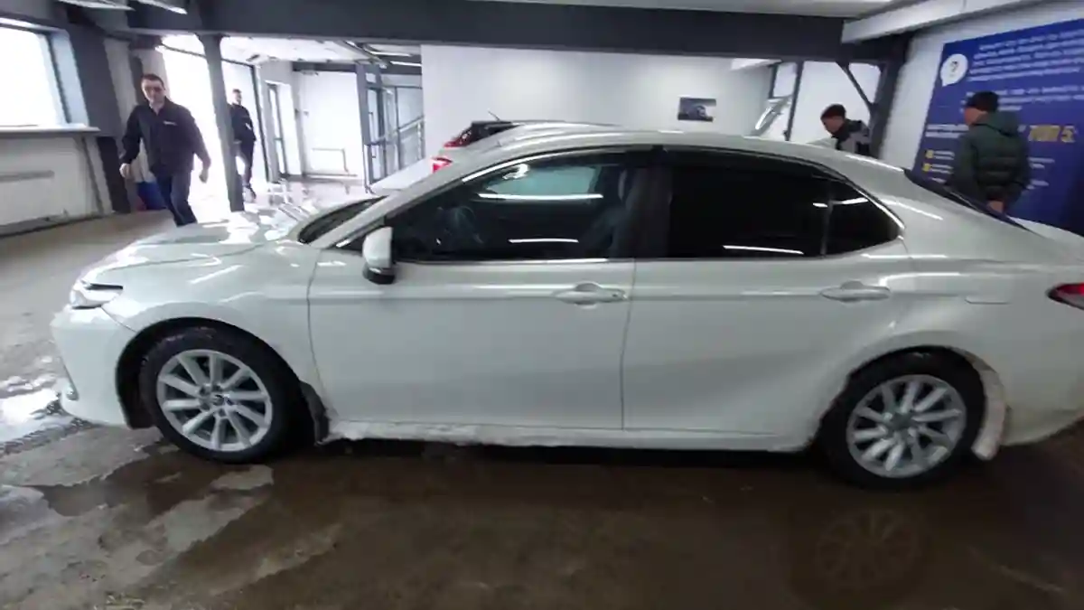 Toyota Camry 2021 года за 13 000 000 тг. в Астана