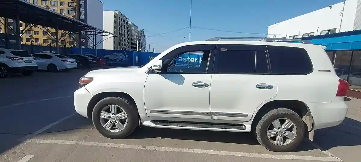 Toyota Land Cruiser 2015 года за 26 000 000 тг. в Алматы