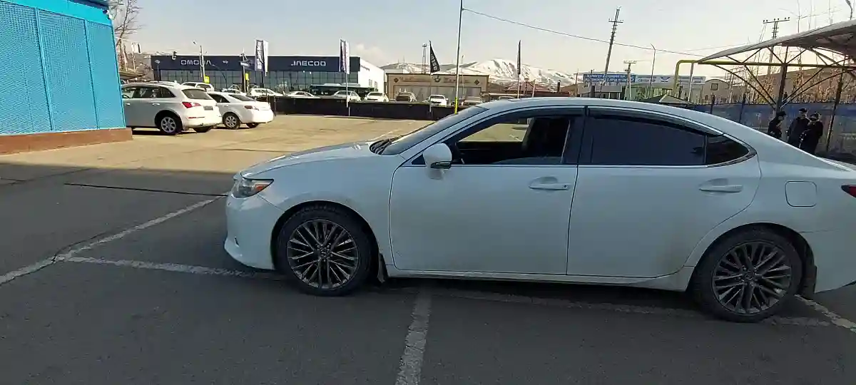 Lexus ES 2013 года за 11 000 000 тг. в Алматы