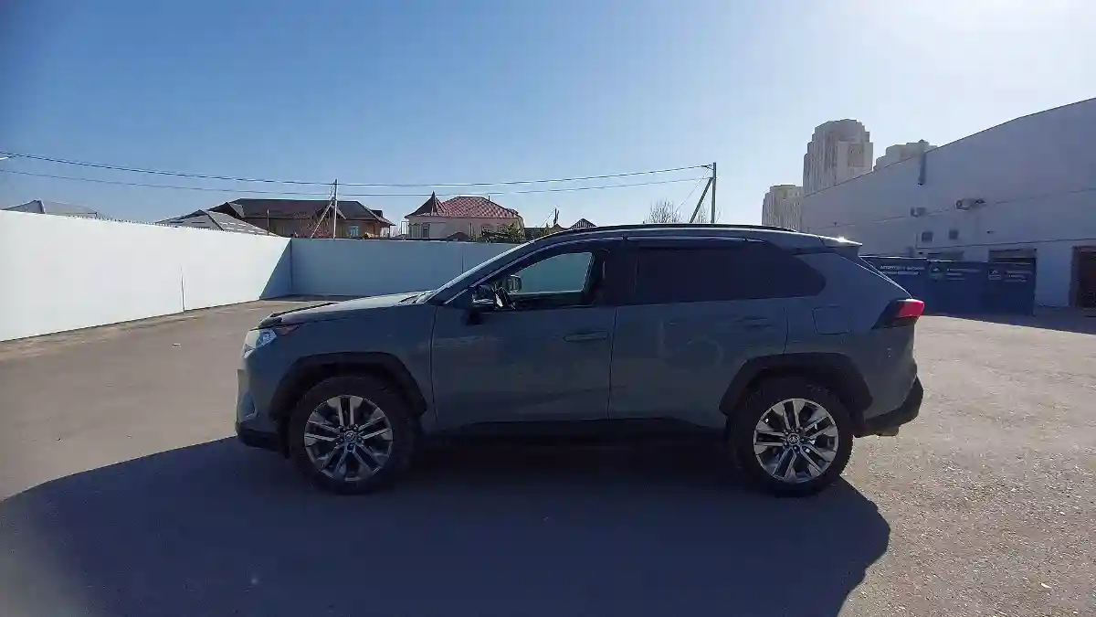 Toyota RAV4 2021 года за 16 000 000 тг. в Шымкент