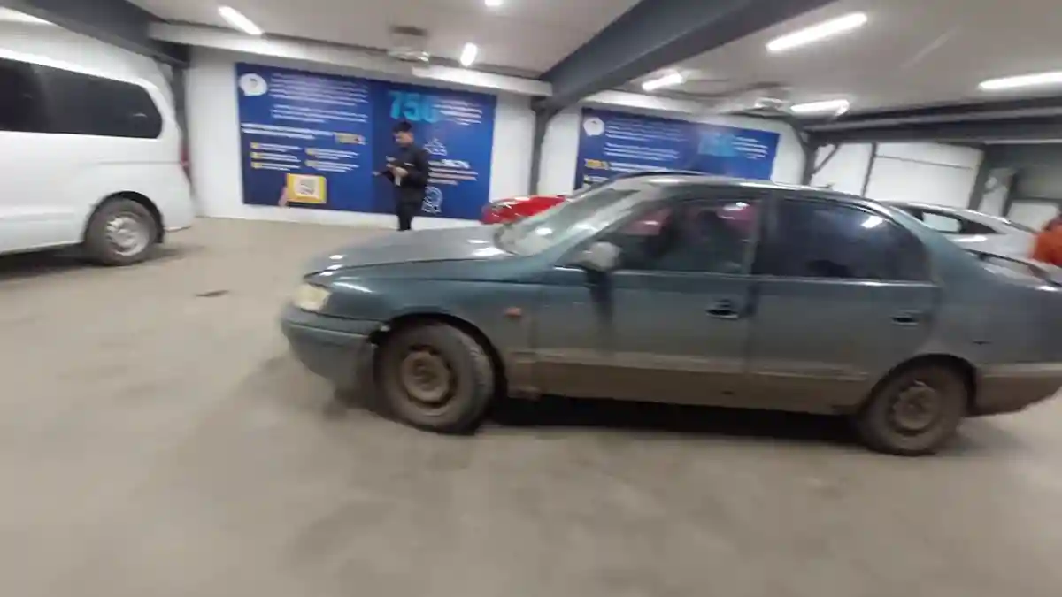 Toyota Carina 1997 года за 1 100 000 тг. в Астана