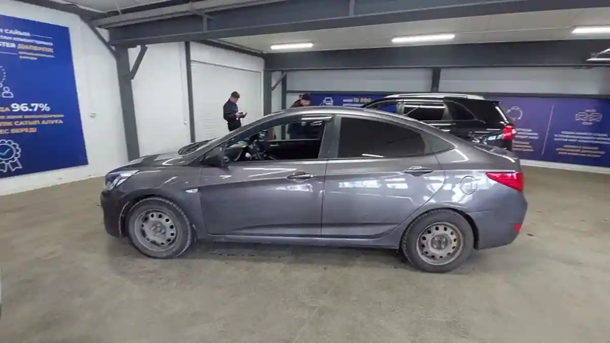 Hyundai Solaris 2014 года за 3 800 000 тг. в Астана