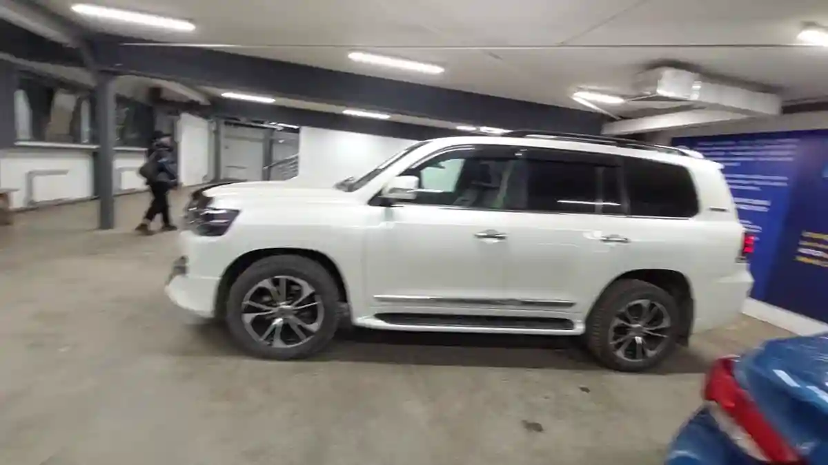 Toyota Land Cruiser 2020 года за 34 500 000 тг. в Астана